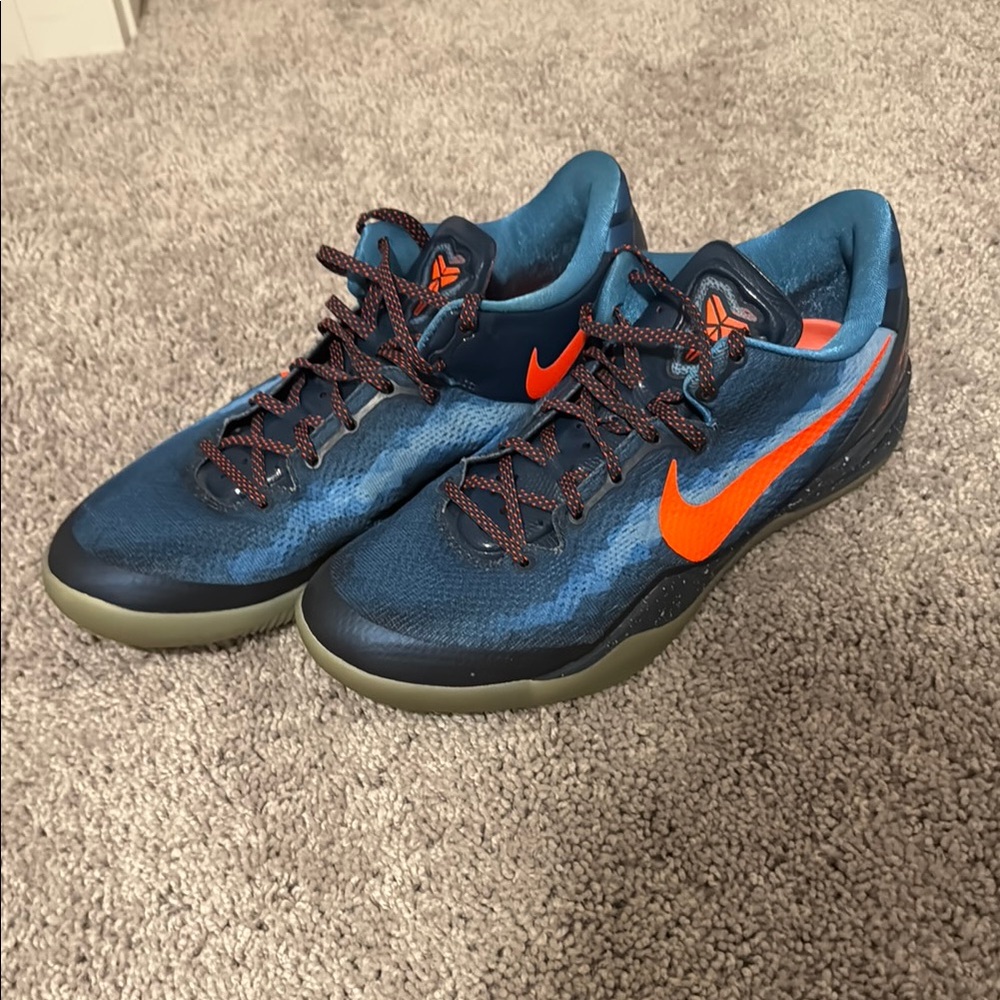 Nike Men's Kobe 8Basketball Shoes